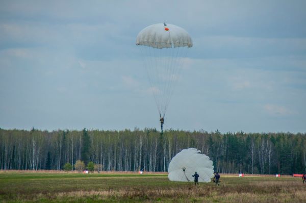 Самостоятельный прыжок с парашютом